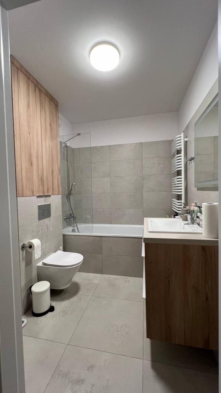 Chopin Airport Apartments Варшава Экстерьер фото