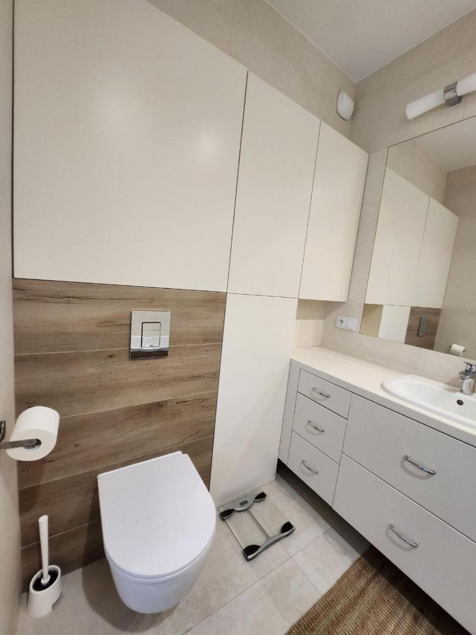 Chopin Airport Apartments Варшава Экстерьер фото